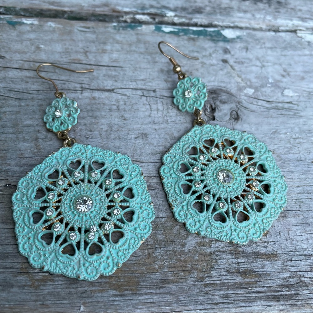 Turquoise green medallion earrings - Picture 13 of 13